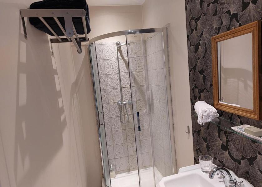 Nouvelle-Aquitaine La Couronne Double Room with Private Bathroom