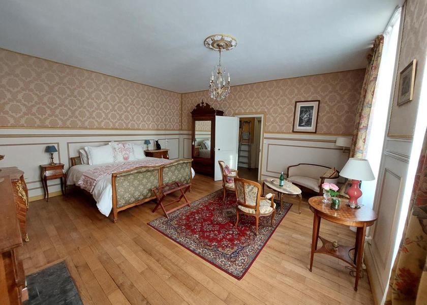 Nouvelle-Aquitaine La Couronne Double Room with Private Bathroom