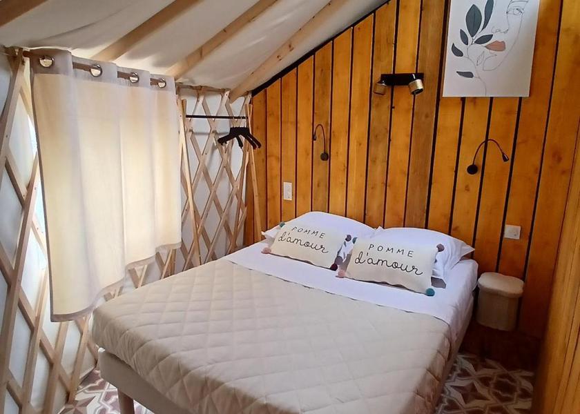 Pays de la Loire La Fleche Tent