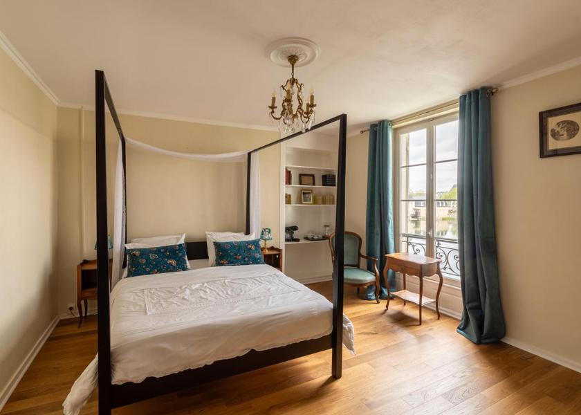 Pays de la Loire La Fleche Double Room with Private Bathroom