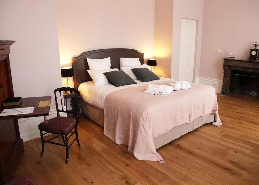 Pays de la Loire La Fleche Deluxe Queen Room