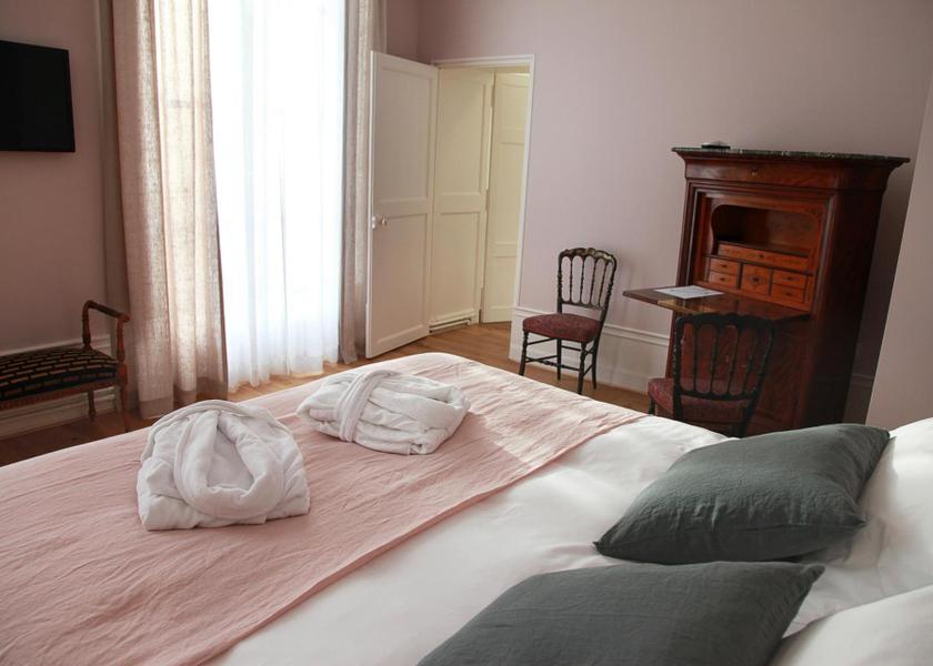 Pays de la Loire La Flèche Deluxe Queen Room