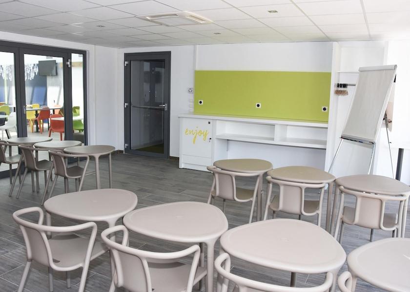 Grand Est Langres Meeting facility