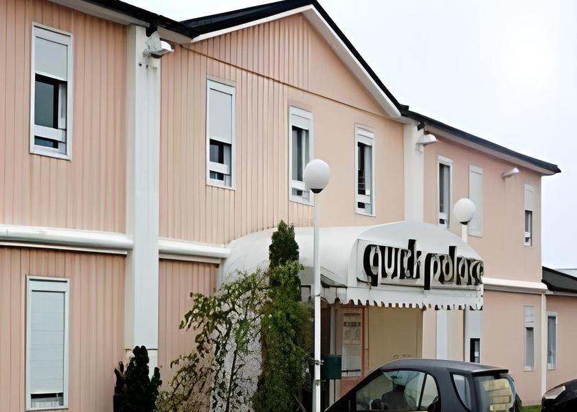 Brittany Langueux exterior view