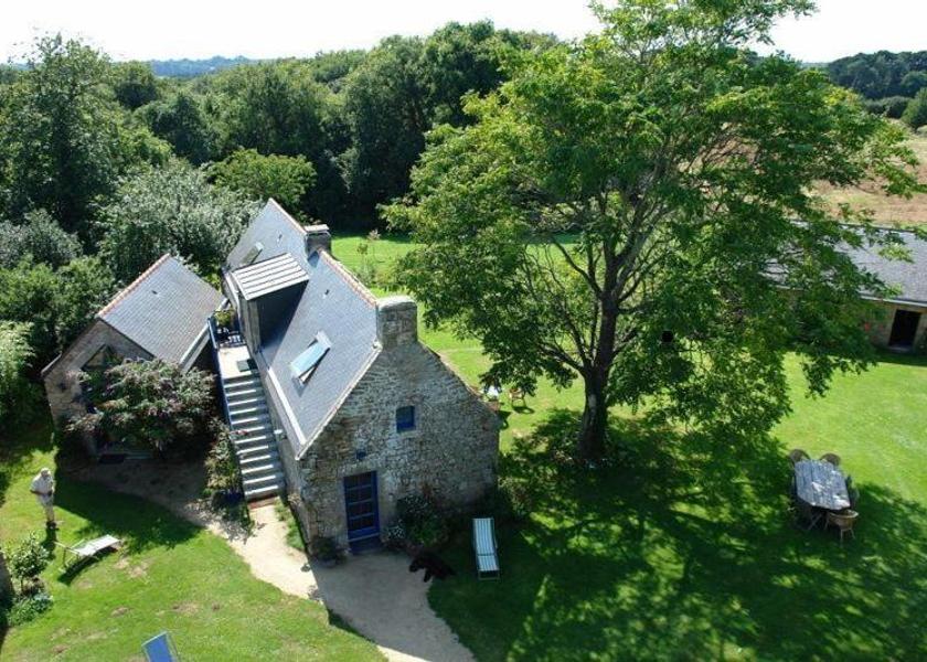 Brittany Bono exterior view