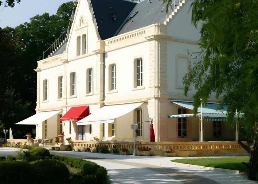 Nouvelle-Aquitaine Le Buisson-de-Cadouin Exterior view