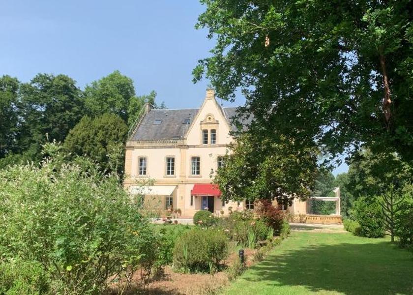 Nouvelle-Aquitaine Le Buisson-de-Cadouin Exterior view