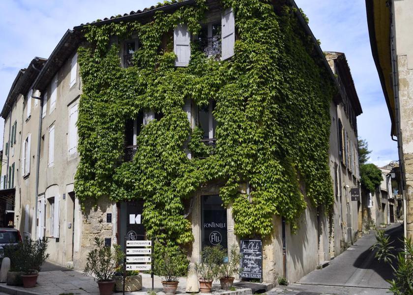 Provence-Alpes-Côte d'Azur Lourmarin entrance