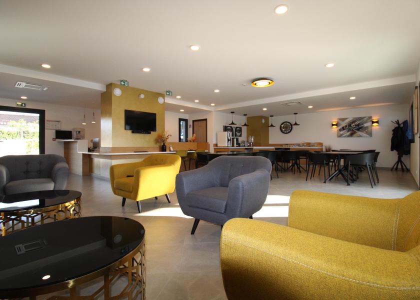 Corsica Lucciana shared lounge/tv area