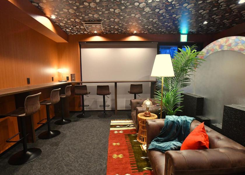 shared lounge/tv area