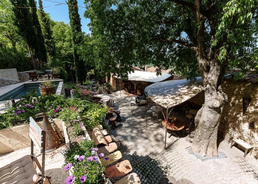 Provence-Alpes-Côte d'Azur Moustiers-Sainte-Marie garden