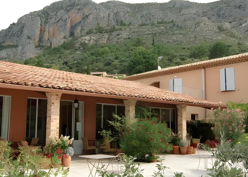 Provence-Alpes-Côte d'Azur Moustiers-Sainte-Marie exterior view