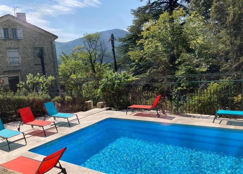 Auvergne-Rhône-Alpes Nyons swimming pool
