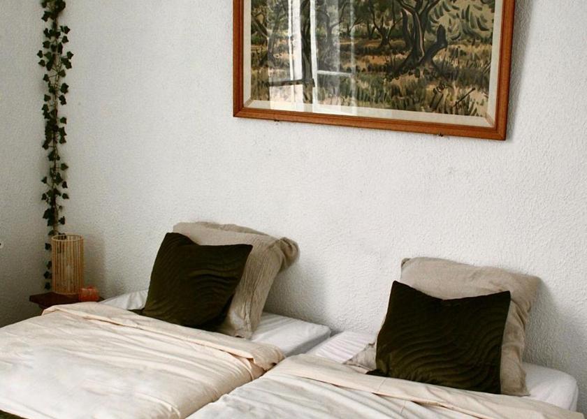 Auvergne-Rhône-Alpes Nyons Twin Room with Balcony