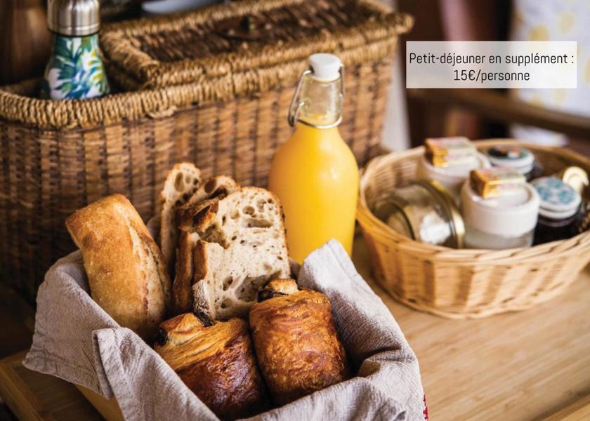 Auvergne-Rhône-Alpes Nyons food and beverages