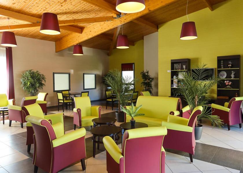 Brittany Pont-Aven lobby