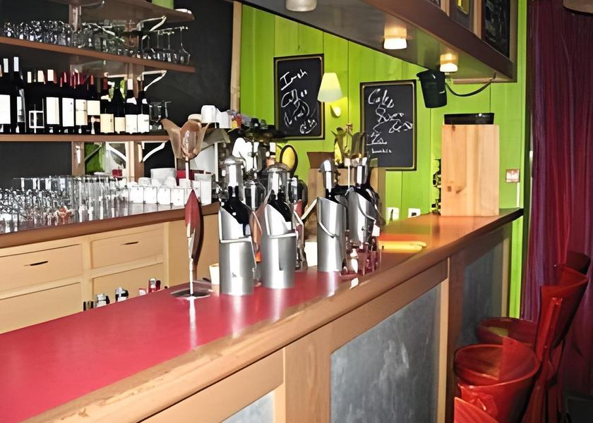 Brittany Pont-l'Abbe bar/lounge