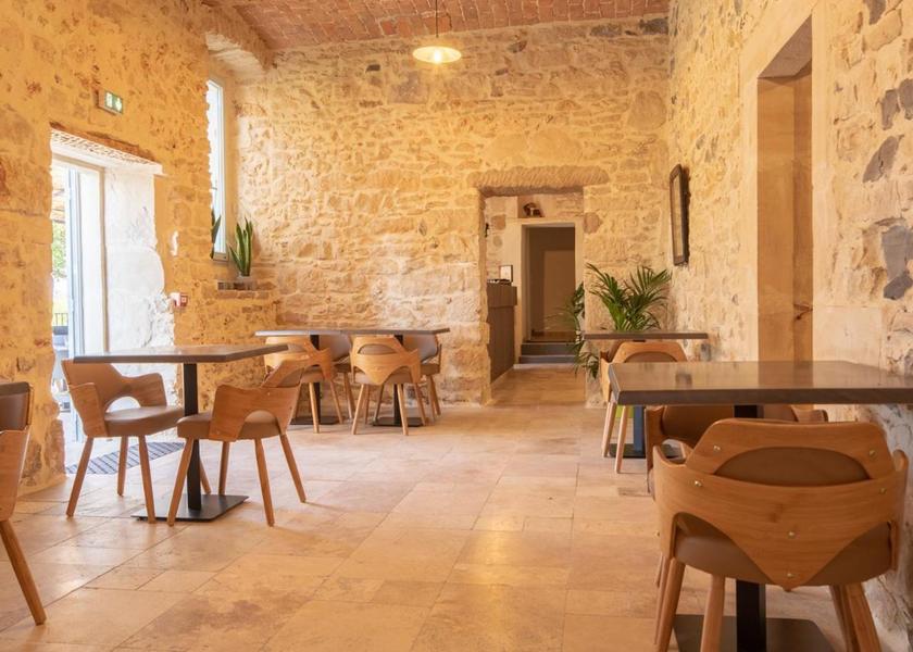 Auvergne-Rhone-Alpes Vallon-Pont-d'Arc bar/lounge