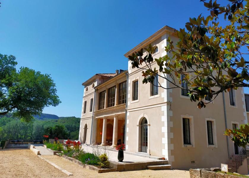 Auvergne-Rhone-Alpes Vallon-Pont-d'Arc exterior view