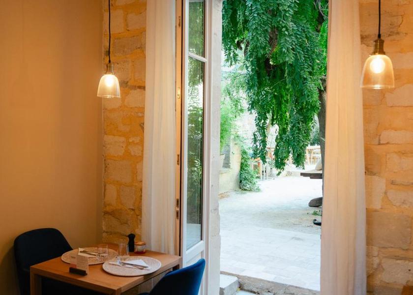 Occitanie Villeneuve-les-Avignon facilities