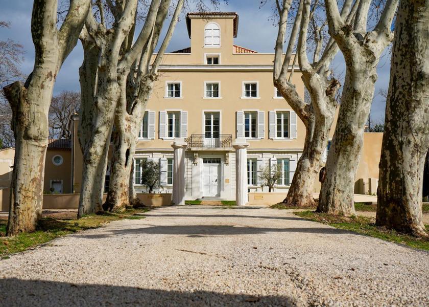 Occitanie Villeneuve-les-Avignon garden