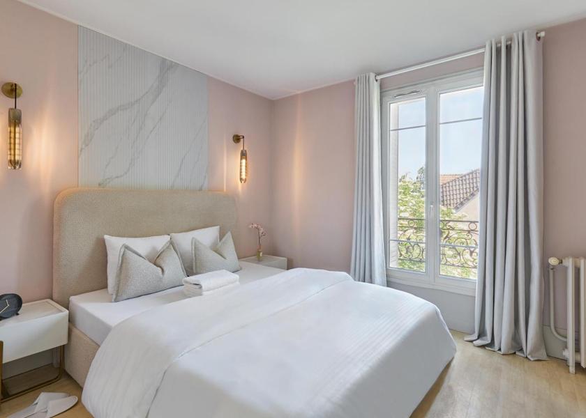 Ile-de-France Villeneuve-Saint-Georges Deluxe Queen Room