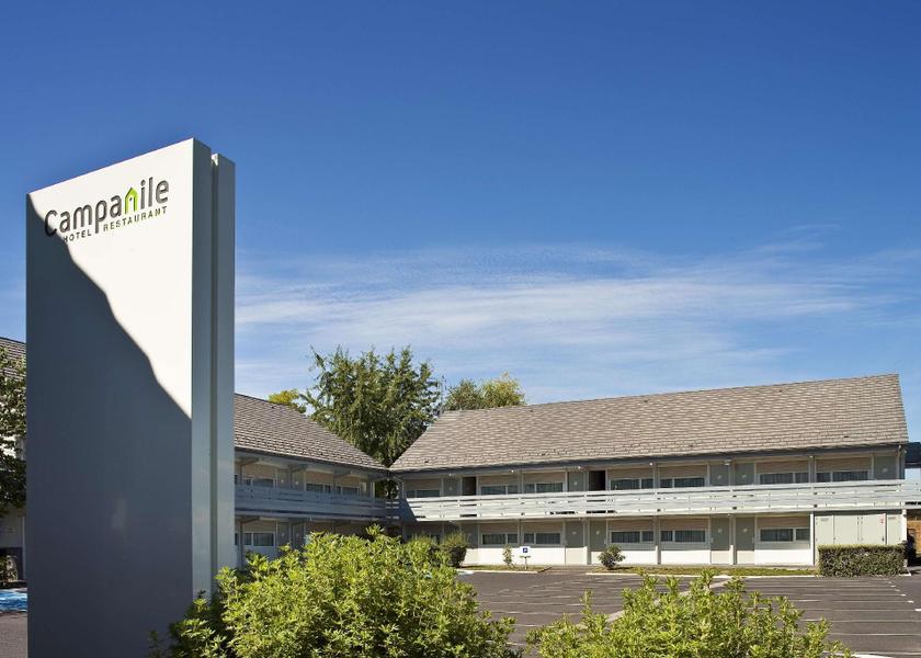 Auvergne-Rhône-Alpes Riom Hotel Exterior
