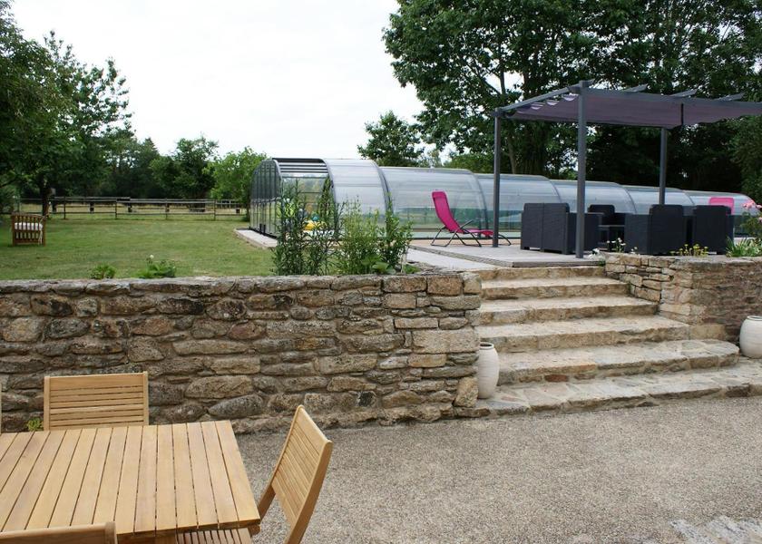 Brittany Rochefort-en-Terre garden