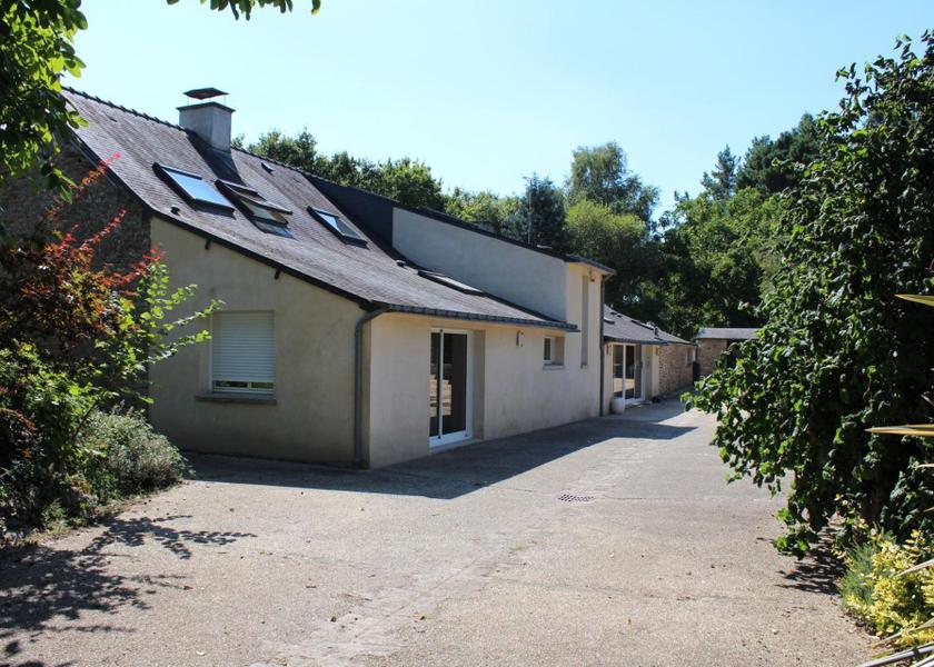 Brittany Rochefort-en-Terre entrance