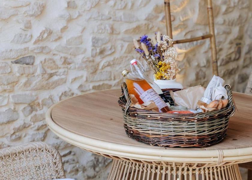 Occitanie Tavel food and beverages