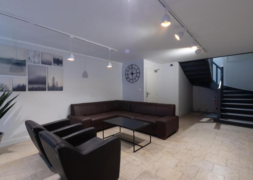 Bourgogne-Franche-Comte Tournus shared lounge/tv area