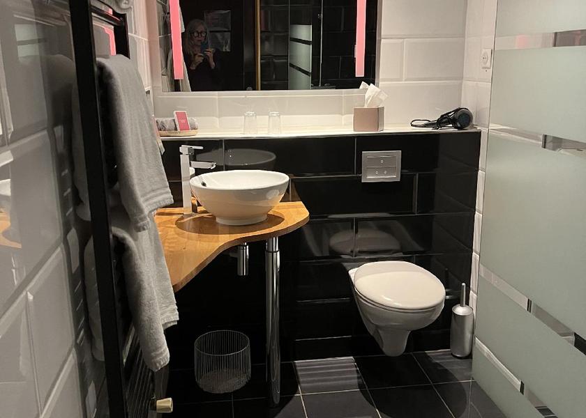 Bourgogne-Franche-Comte Tournus Chambre 11-Double-Confort-Douche