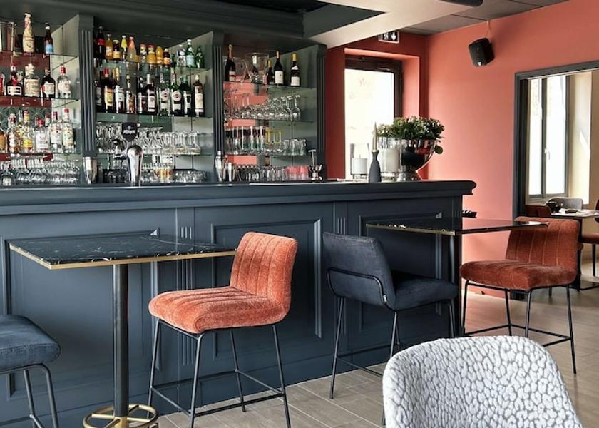Hauts-de-France Wimereux Bar (on property)