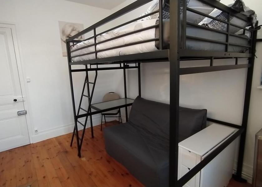 Auvergne-Rhône-Alpes Saint-Chamond Economy Quadruple Room