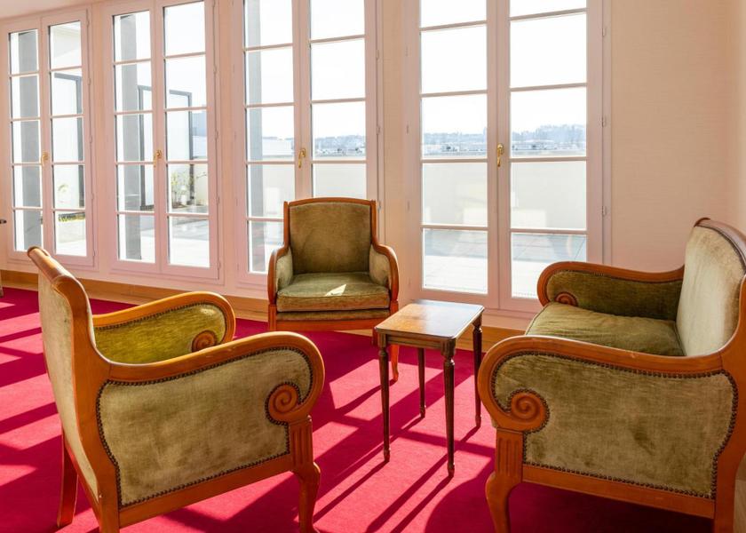 Île-de-France Saint-Cyr-l'Ecole shared lounge/tv area