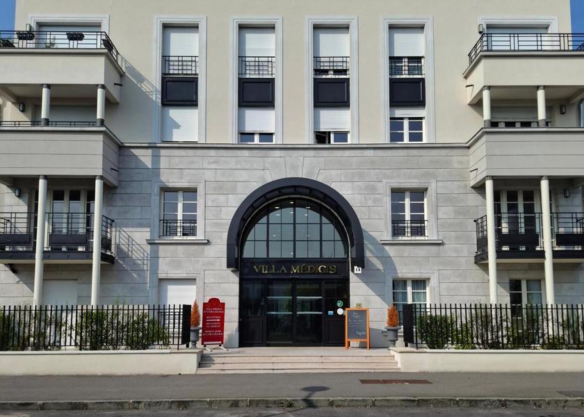 Île-de-France Saint-Cyr-l'Ecole entrance