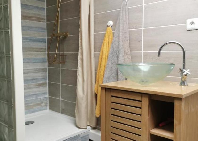 Centre-Loire Valley Saint-Cyr-en-Val bathroom