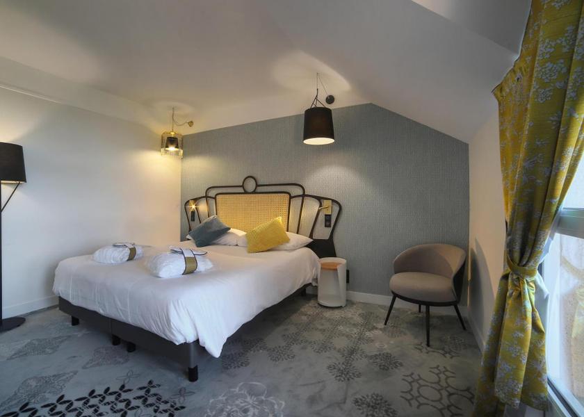 Centre-Loire Valley Saint-Cyr-en-Val Privilege Triple Room with Terrace