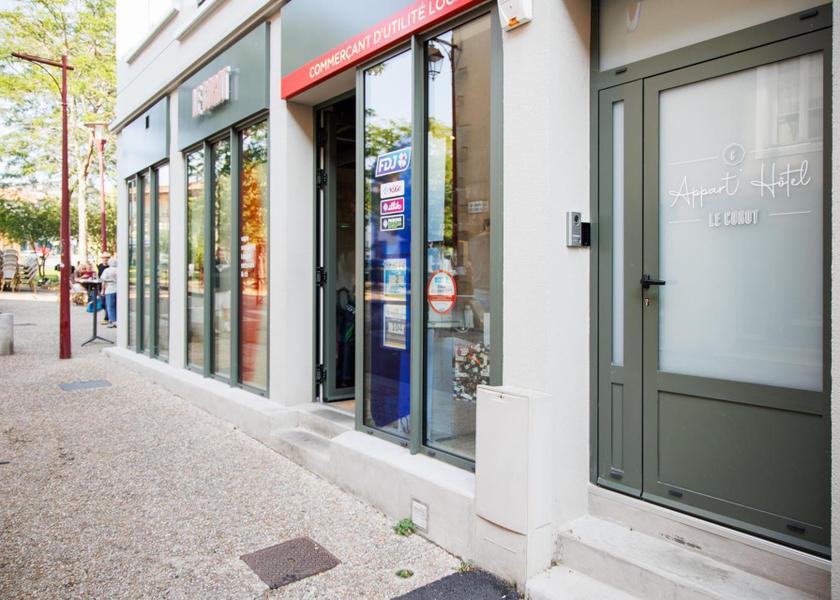 Nouvelle-Aquitaine Saint-Junien entrance