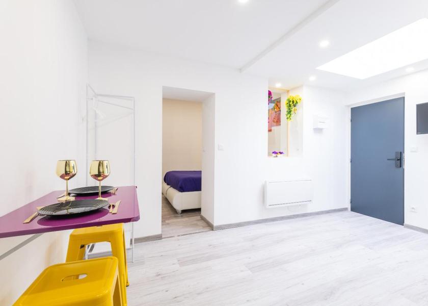 shared lounge/tv area