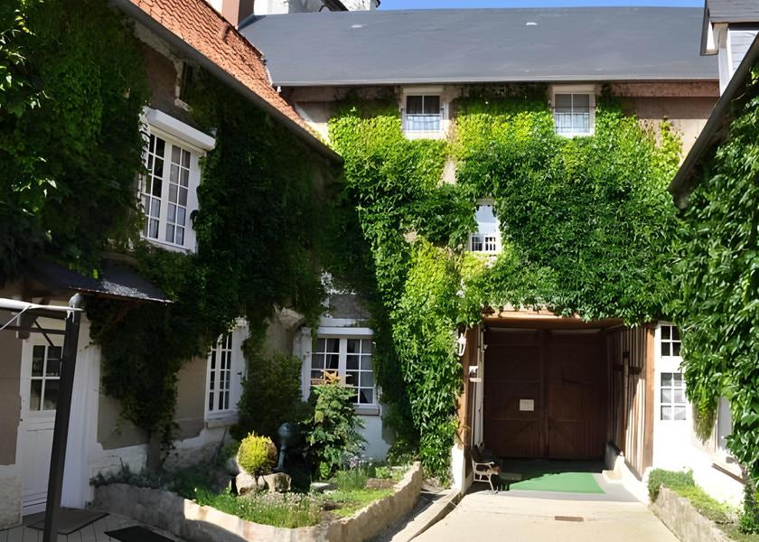 Hauts-de-France Saint-Riquier exterior view