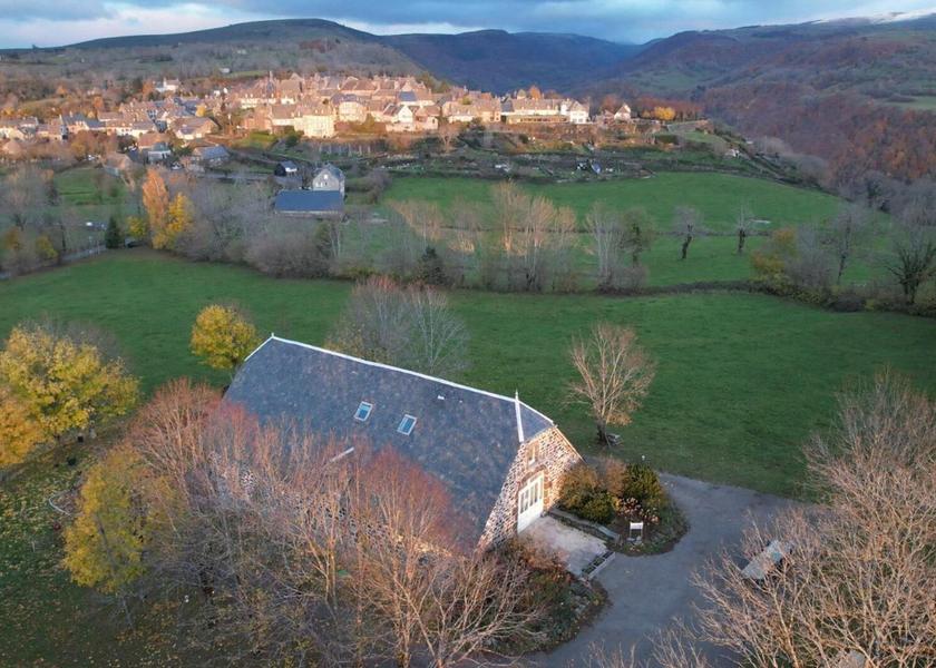 Auvergne-Rhône-Alpes Salers exterior view