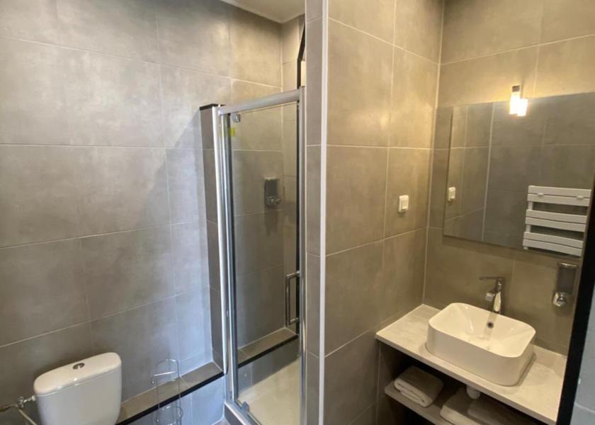 Île-de-France Bougival bathroom