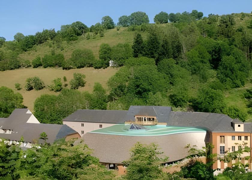 Auvergne-Rhône-Alpes Chaudes-Aigues Exterior view