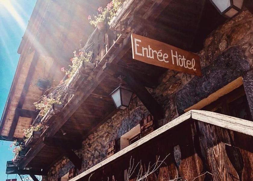 Auvergne-Rhône-Alpes Combloux exterior view