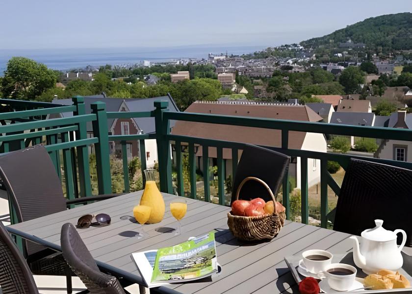 Normandy Houlgate One-Bedroom Duplex House with Terrace (4 People)