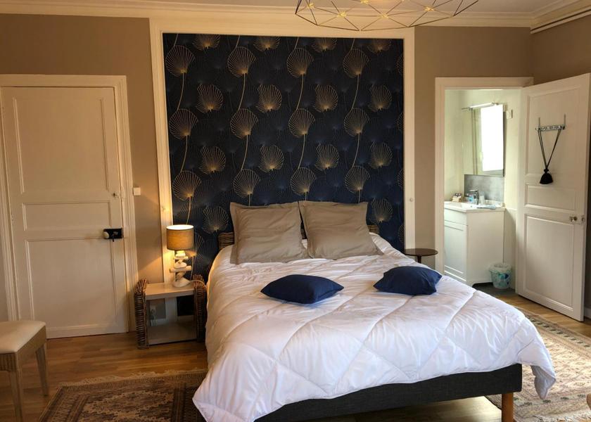 Normandy Grandcamp-Maisy Double Room with Private Bathroom
