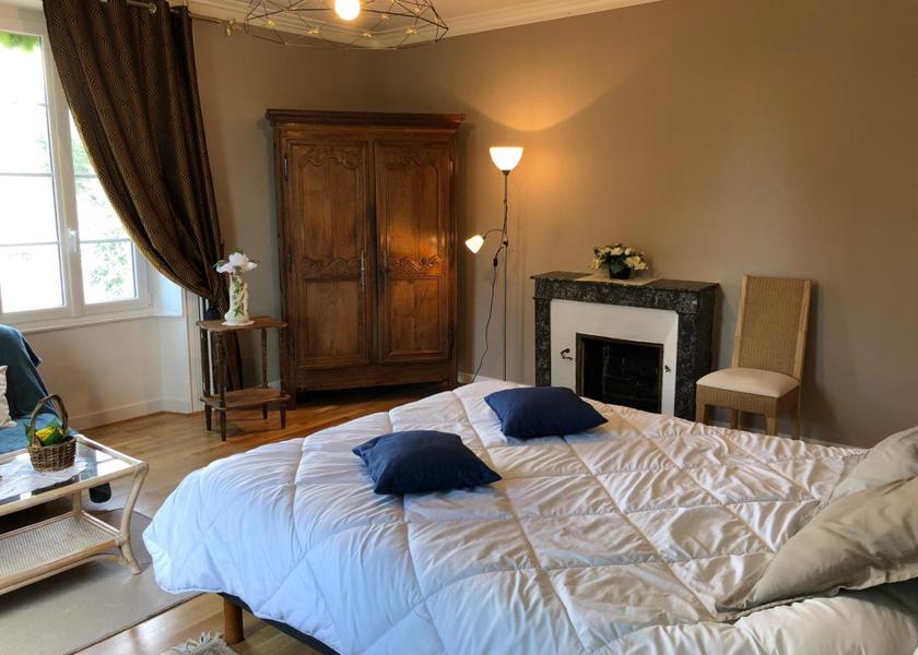 Normandy Grandcamp-Maisy Double Room with Private Bathroom