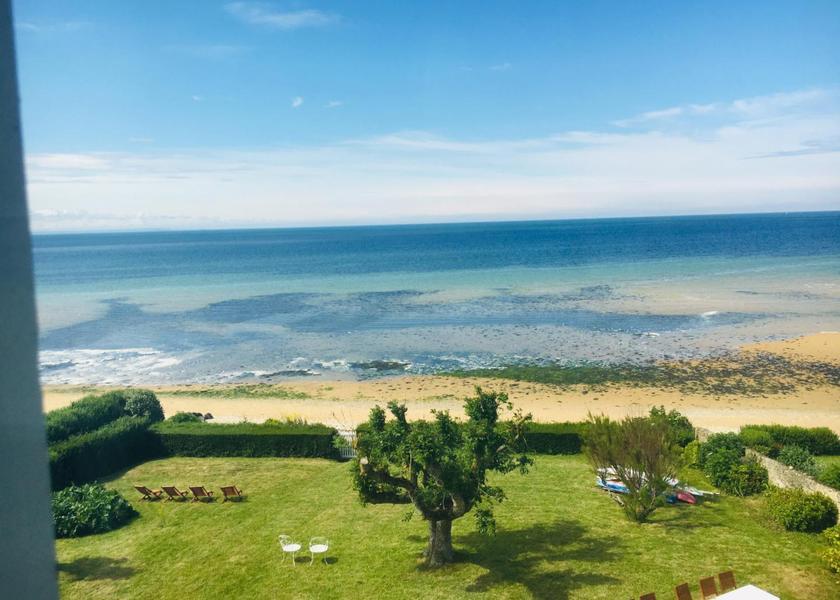 Normandy Grandcamp-Maisy garden