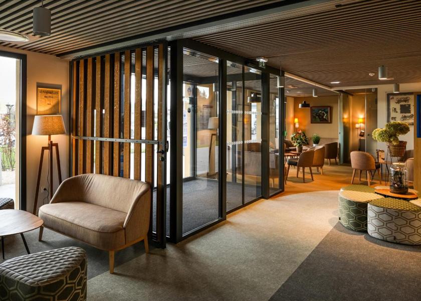 Brittany Ploërmel lobby